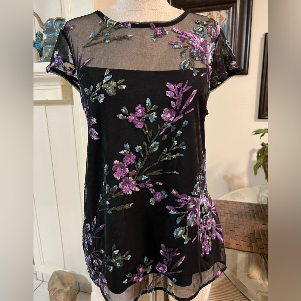 White House Black Market top, SZ L